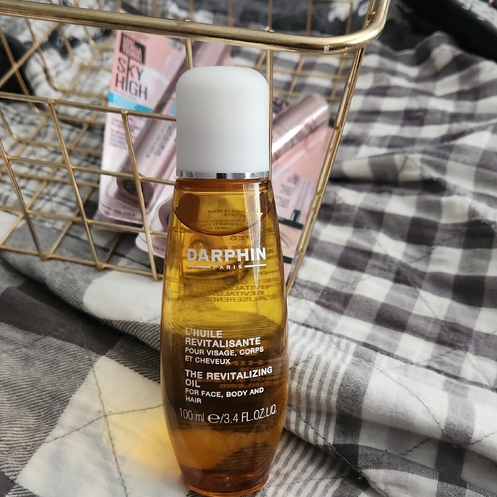 Revitalizing Oil - Gold